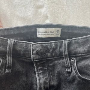 Abercrombie High Rise Super Skinny Ankle black jeans